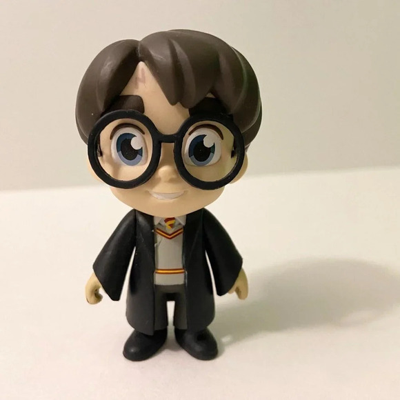 2018  Harry Potter Funko Pop Figure 5 Star Harry in Robe 3 Inch Tall Vinyl Toy - Picture 1 of 10